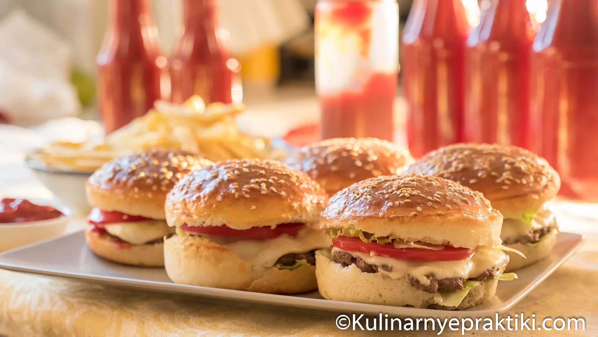 Заготовка домашнего густого вкусного кетчупа для бургеров. Пошаговый рецепт